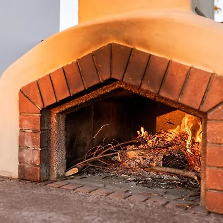 Paradisi Stone House 別荘