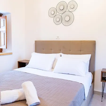 Paradisi Stone House *