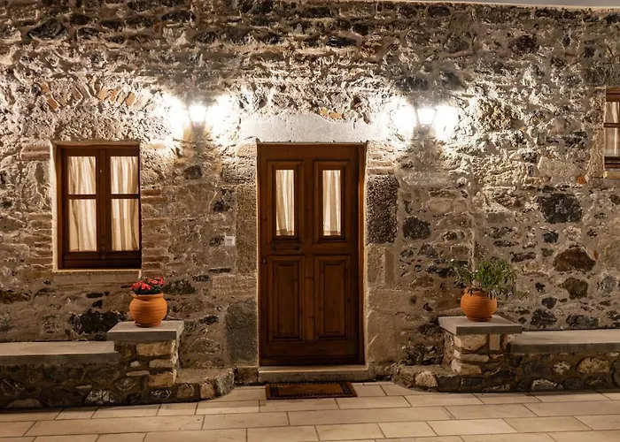 Paradisi Stone House Case de vacanță *