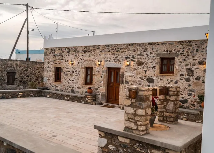 Paradisi Stone House Case de vacanță