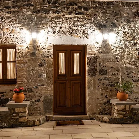 Paradisi Stone House Ferienhaus *