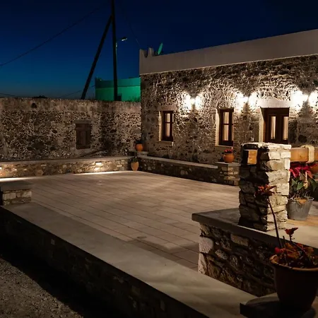 Semesterbostad Paradisi Stone House *