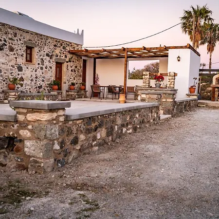 Paradisi Stone House Holiday home