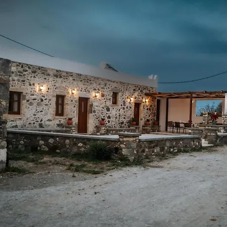 Paradisi Stone House Ferienhaus *