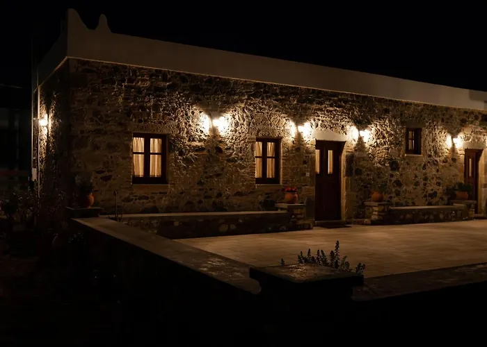 Paradisi Stone House בית נופש *