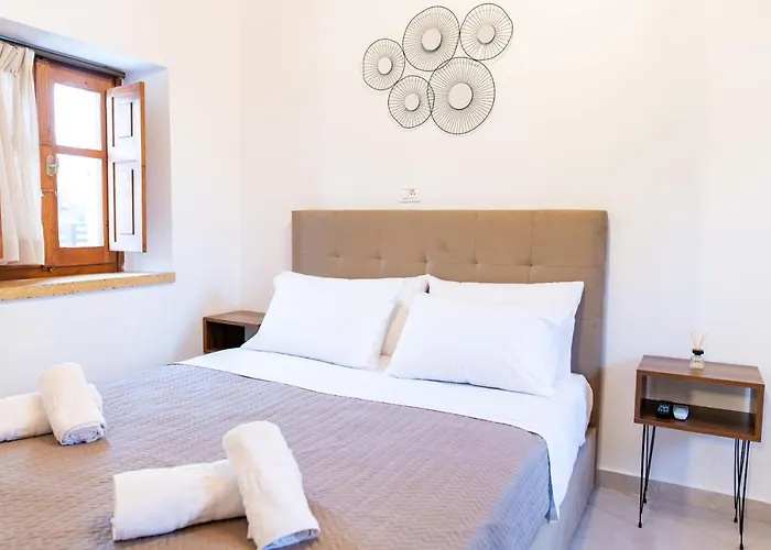 Paradisi Stone House *