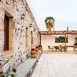 Paradisi Stone House Сasa de vacaciones