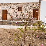 Сasa de vacaciones Paradisi Stone House