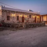 Paradisi Stone House Сasa de vacaciones