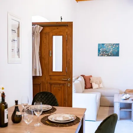 Paradisi Stone House Tatil Evi İstanköy