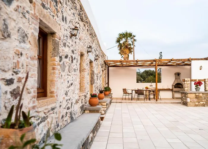 Paradisi Stone House Дом отдыха