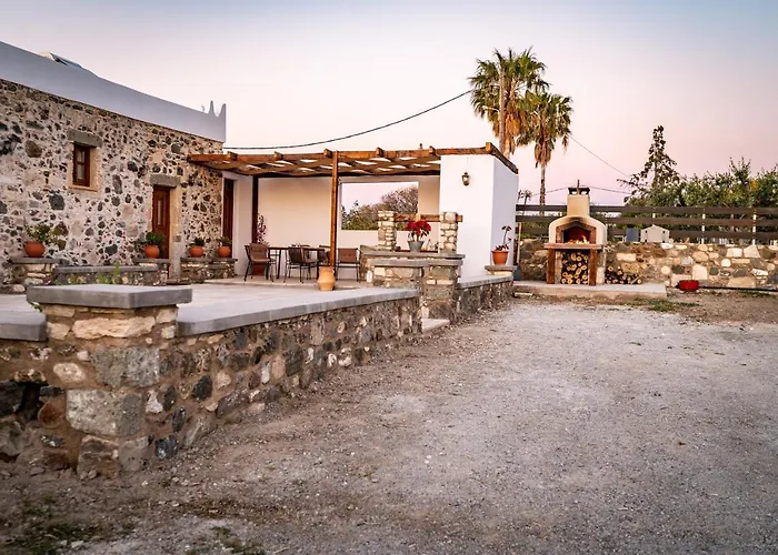 Paradisi Stone House Дом отдыха *