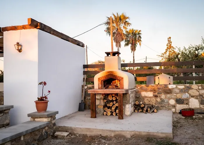 Дом отдыха Paradisi Stone House *