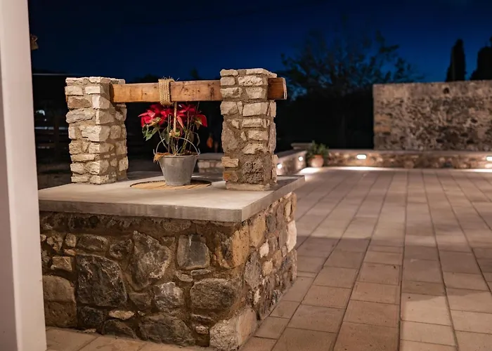 Paradisi Stone House Ferienhaus